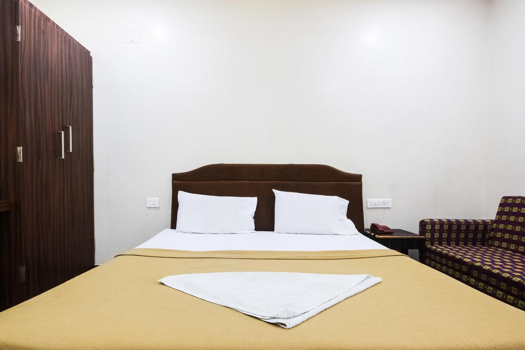 Hotel O Lk Residency Tindivanam Bagian luar foto