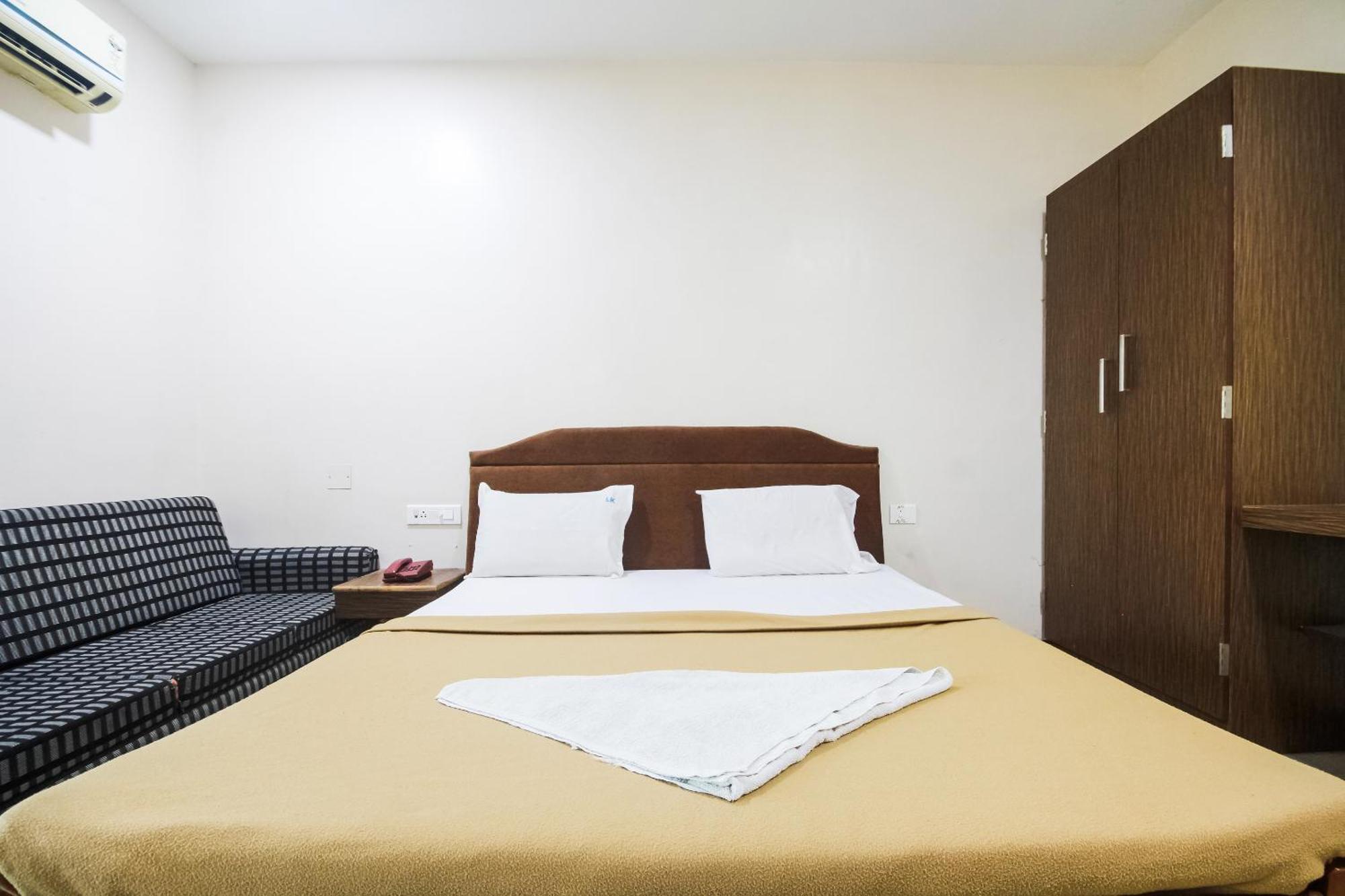 Hotel O Lk Residency Tindivanam Bagian luar foto